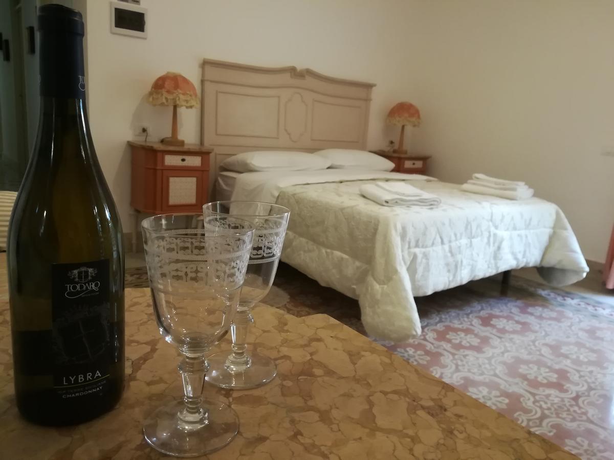 Le Rose Del Viale Hotel Палермо Екстериор снимка